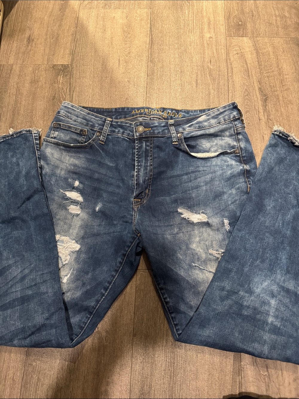 American Eagle Outfitters Men's Faded Blue Distressed Slim Straight Jeans